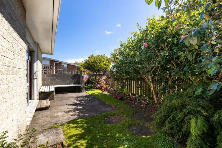 Photo of property in 4/50 Paynters Avenue, Strandon, New Plymouth, 4312