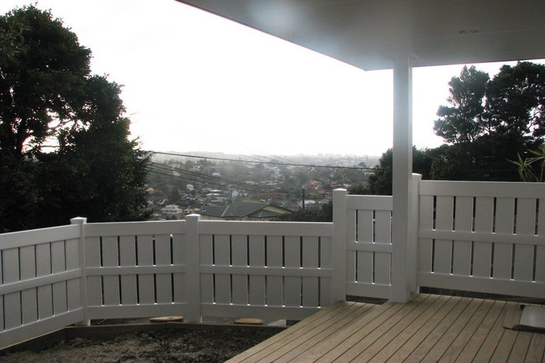 Photo of property in 124 Browns Bay Road, Rothesay Bay, Auckland, 0630