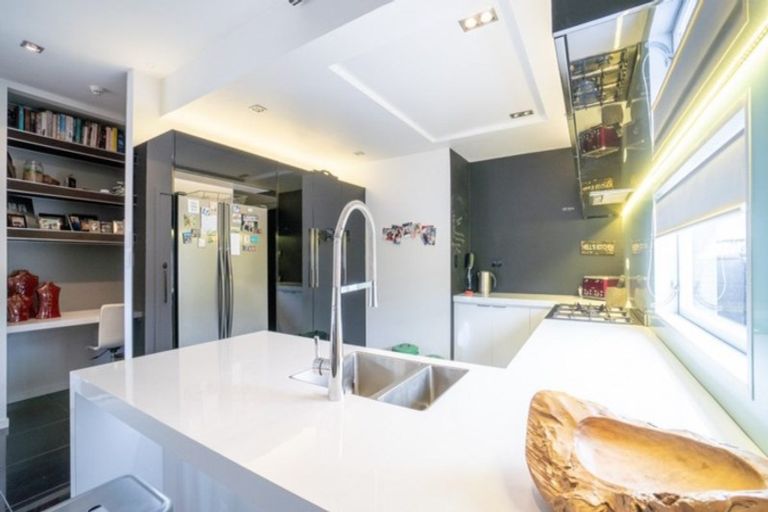 Photo of property in 4 Stirling Crescent, Hokowhitu, Palmerston North, 4410