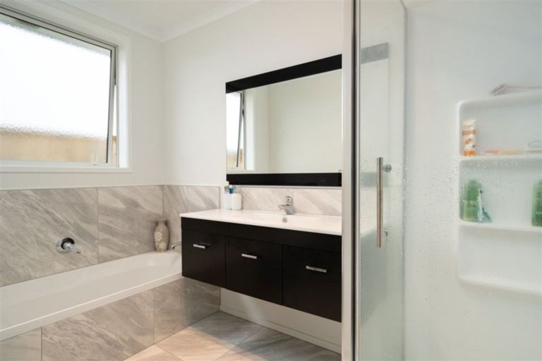 Photo of property in 17 Pimelea Street, Papamoa Beach, Papamoa, 3118