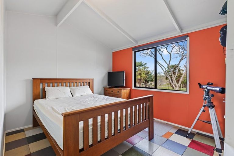 Photo of property in 272 Huarau Road, Whakapirau, Maungaturoto, 0583