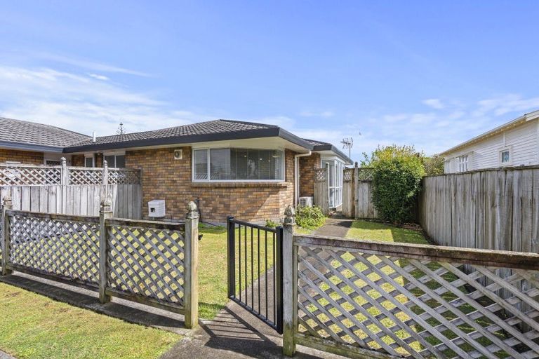 Photo of property in 3/39 Sackville Street, Fitzroy, New Plymouth, 4312