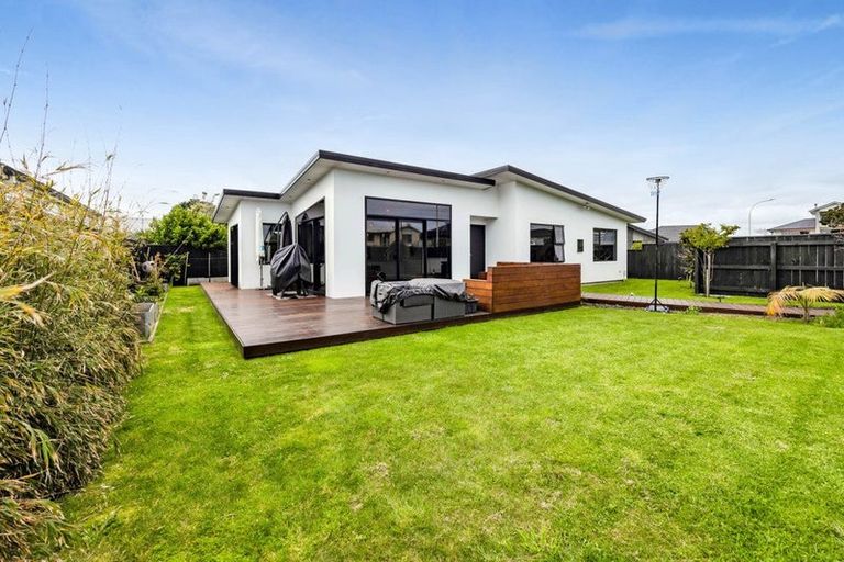 Photo of property in 52a Dillon Drive, Bell Block, New Plymouth, 4312