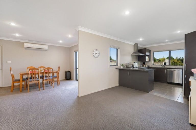 Photo of property in 22 Caldera Close, Pyes Pa, Tauranga, 3112