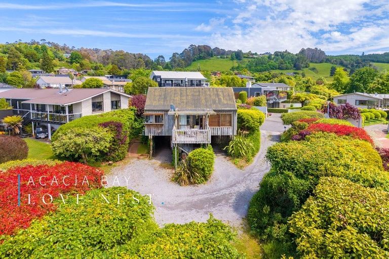 Photo of property in 10 Dorothy Drive, Acacia Bay, Taupo, 3330