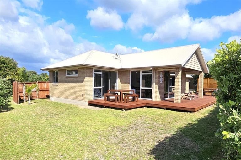 Photo of property in 110 Totara Place, Matarangi, Whitianga, 3592