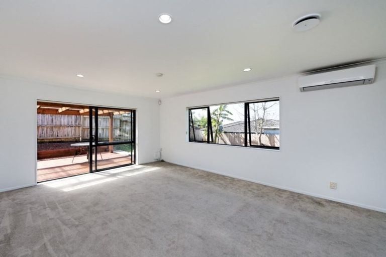 Photo of property in 22 Greenberry Drive, Ranui, Auckland, 0612