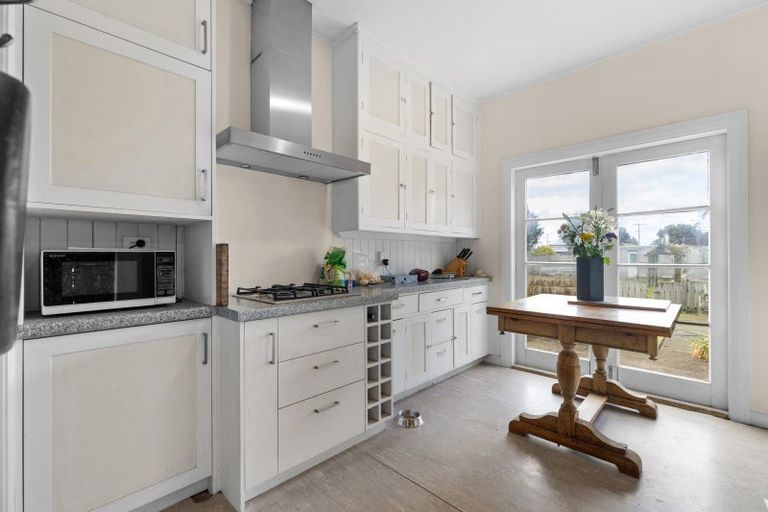 Photo of property in 17 Robert Street, Marton, 4710