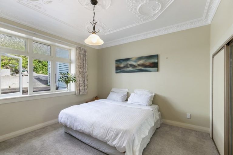 Photo of property in 100 Creswick Terrace, Northland, Wellington, 6012
