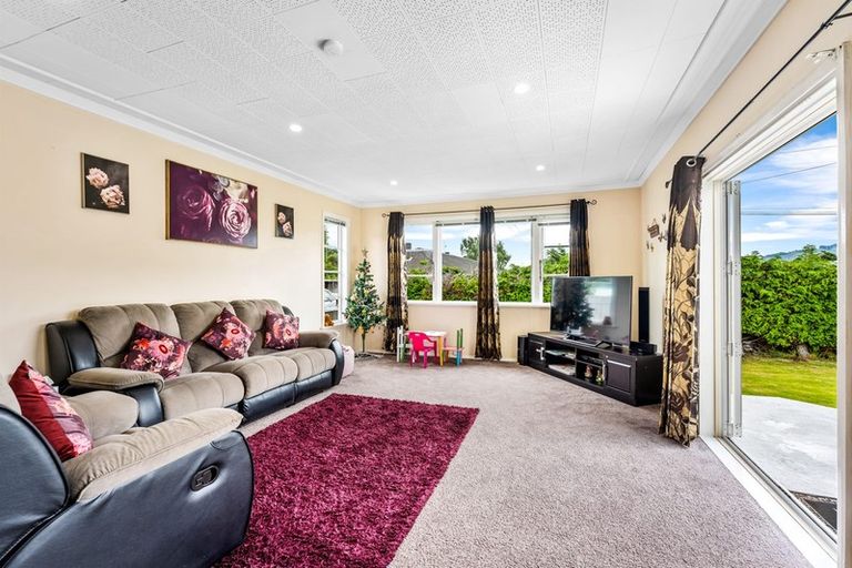 Photo of property in 18 Ebdentown Street, Ebdentown, Upper Hutt, 5018