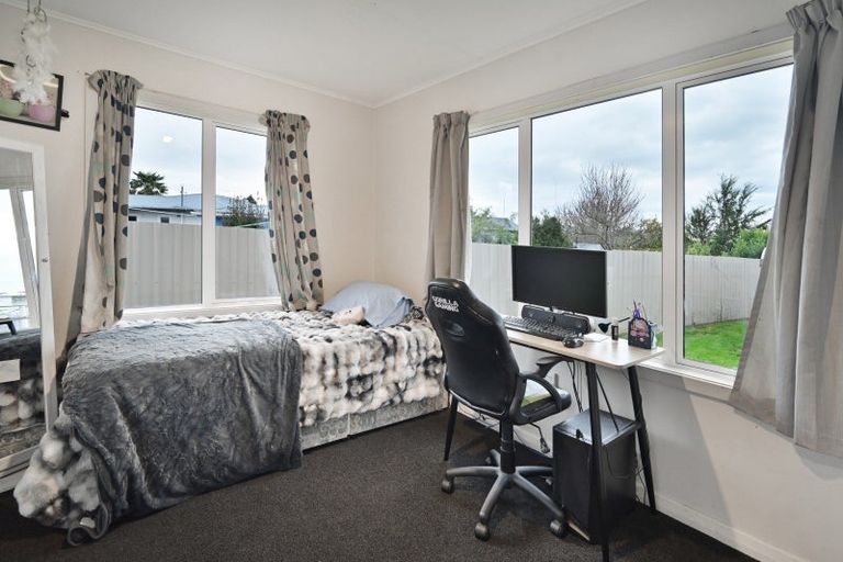Photo of property in 16 Hillary Crescent, Maraenui, Napier, 4110