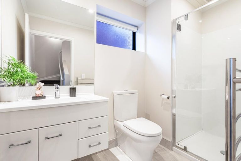 Photo of property in 5/89 Hobsonville Point Road, Hobsonville, Auckland, 0616