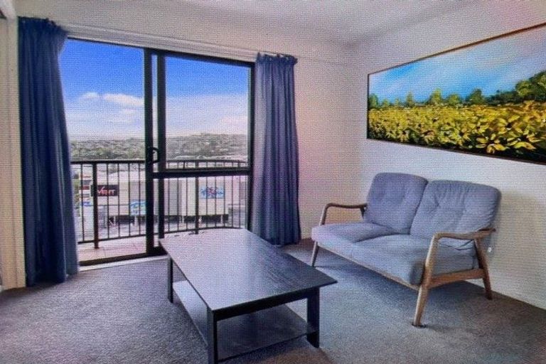 Photo of property in The Rennaissance, 15i/18 Ronwood Avenue, Manukau, Auckland, 2104