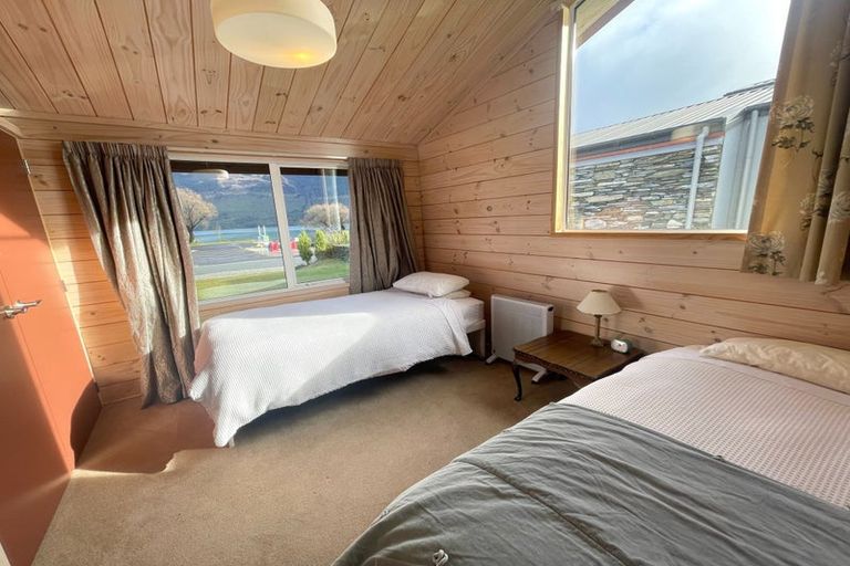 Photo of property in 37 Benmore Place, Glenorchy, 9372