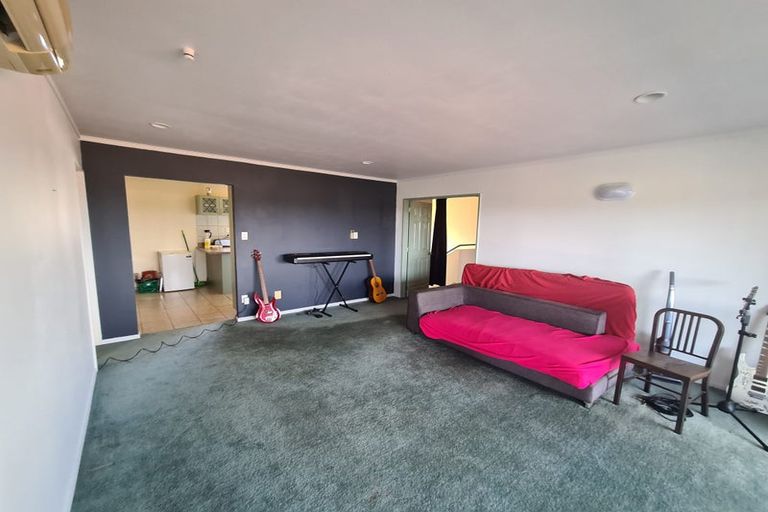 Photo of property in 14 Arrowsmith Drive, Clover Park, Auckland, 2019