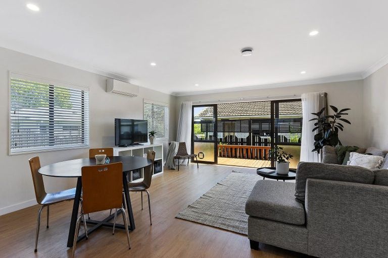 Photo of property in 2/74 Pah Road, Papatoetoe, Auckland, 2025