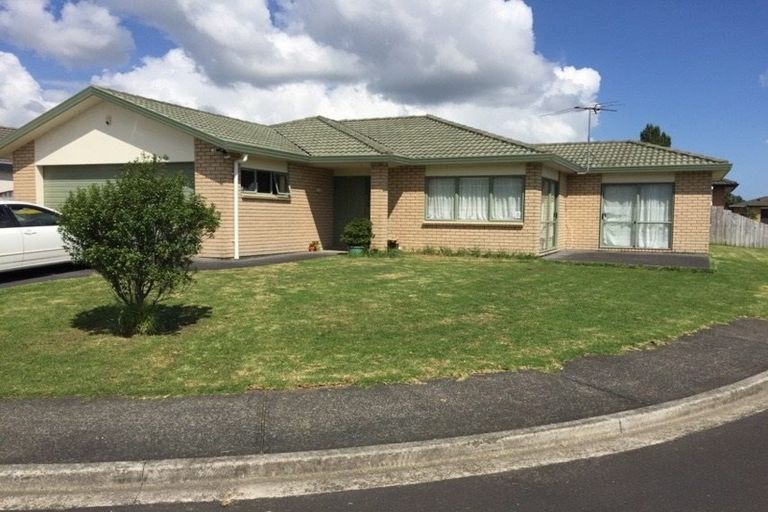 Photo of property in 2 Ettrick Lane, Papakura, 2110
