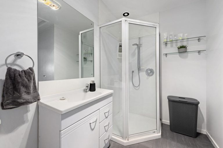 Photo of property in 69a Hartford Crescent, Totara Park, Upper Hutt, 5018