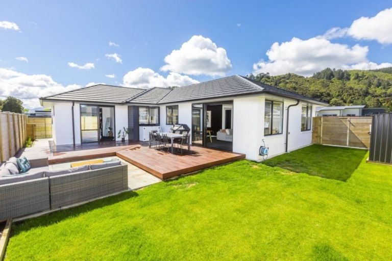 Photo of property in 17 Hopkirk Avenue, Wallaceville, Upper Hutt, 5018