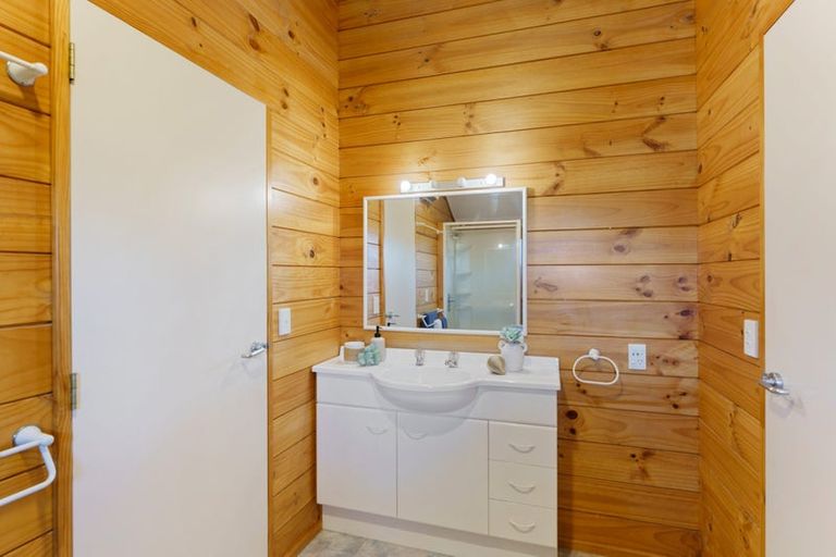 Photo of property in 89 Tutere Street, Waikanae Beach, Waikanae, 5036