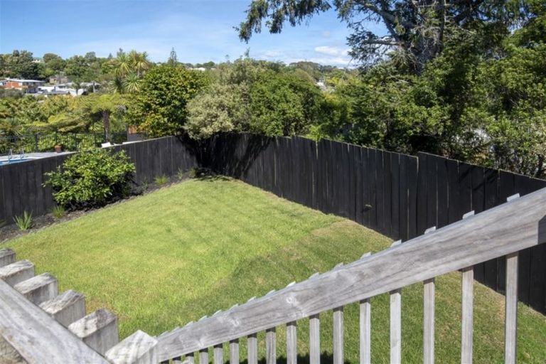 Photo of property in 1/3 Bronwyn Place, Torbay, Auckland, 0630