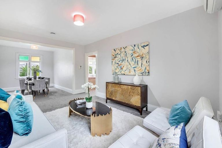 Photo of property in 2/55 Chislehurst Street, Henderson, Auckland, 0612