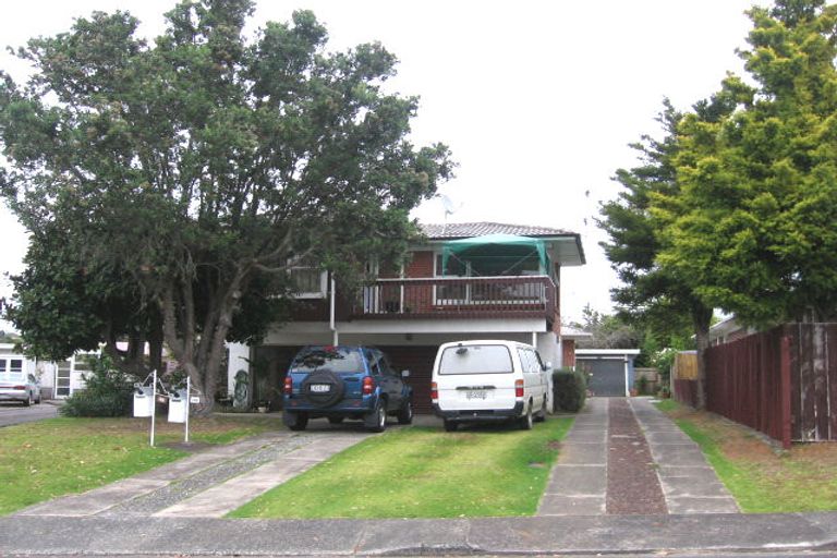 Photo of property in 1/42 Evelyn Place, Hillcrest, Auckland, 0627