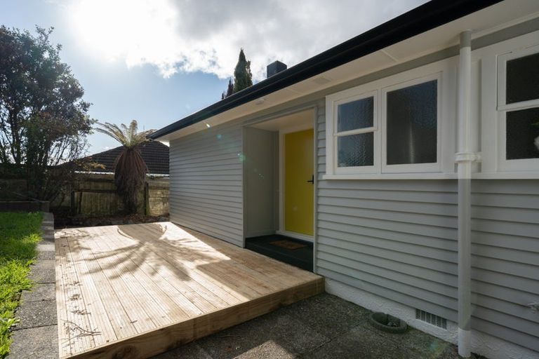 Photo of property in 10 Berkshire Grove, Cannons Creek, Porirua, 5024