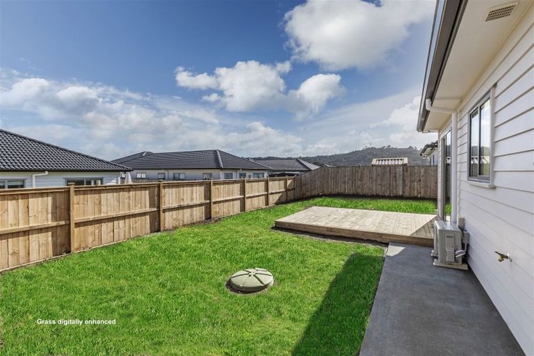 Photo of property in 20 Gilbransen Road, Kumeu, 0810