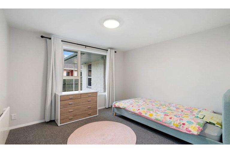 Photo of property in 36 Oakley Crescent, Hornby, Christchurch, 8042