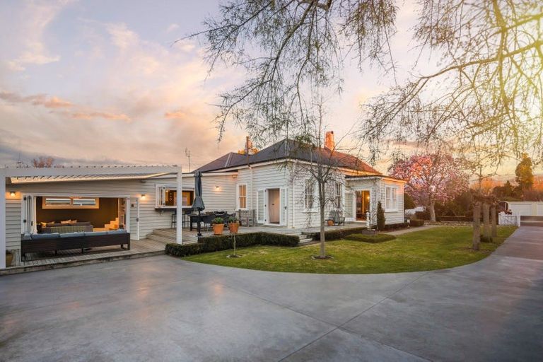 Photo of property in 152 Williams Street, Cambridge, 3434