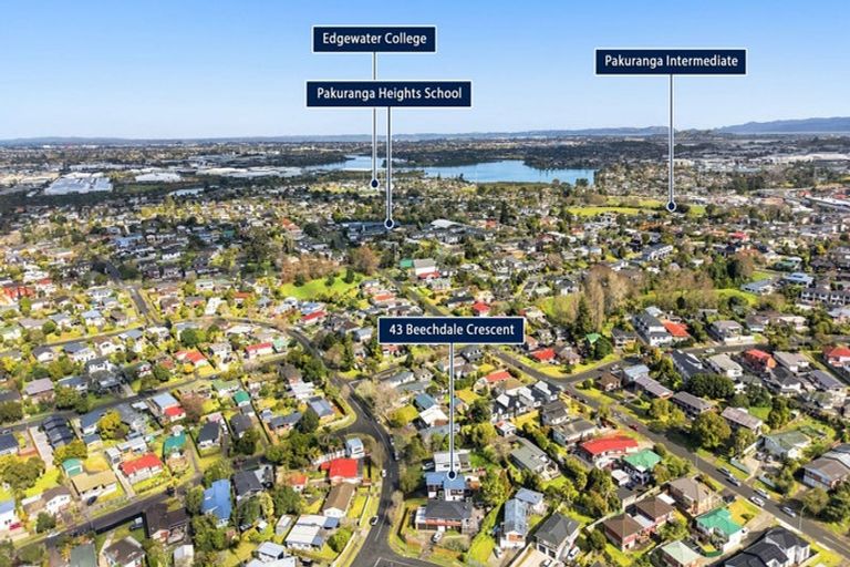Photo of property in 43 Beechdale Crescent, Pakuranga Heights, Auckland, 2010