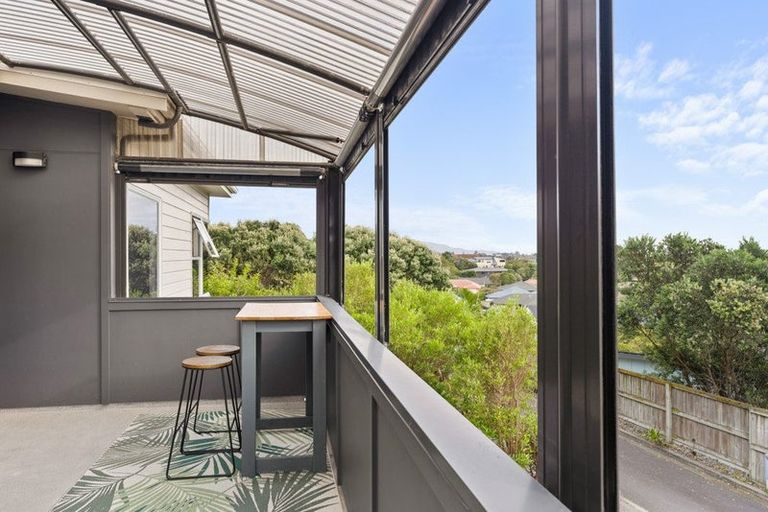 Photo of property in 14 Charlotte Way, Raumati South, Paraparaumu, 5032