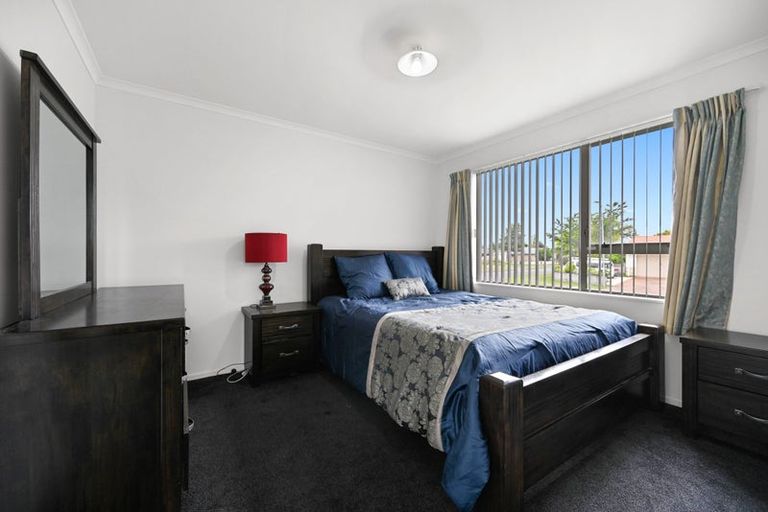 Photo of property in 2 Shannon Place, Nawton, Hamilton, 3200