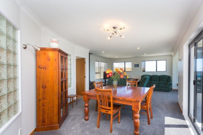Photo of property in 27 Findlay Street, Moturoa, New Plymouth, 4310