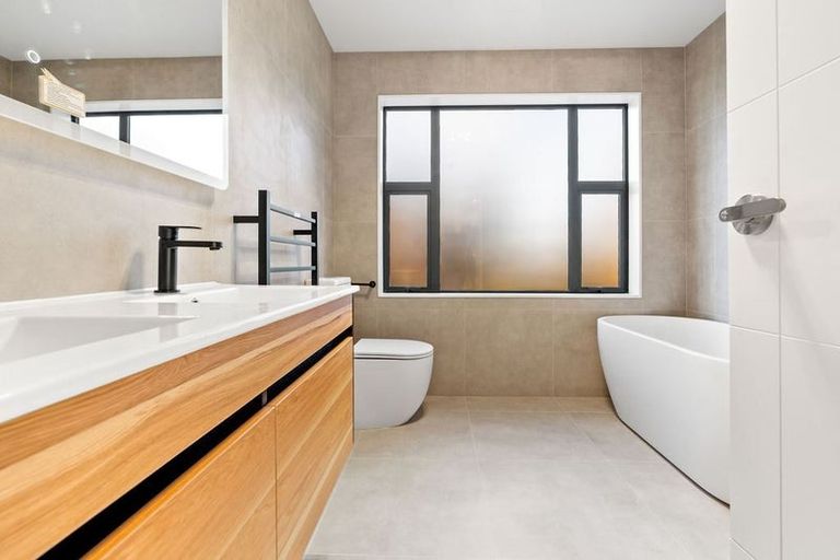 Photo of property in 13 Bushlands Park Drive, Albany, Auckland, 0632