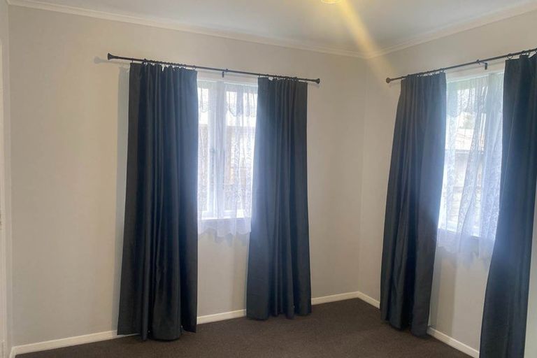 Photo of property in 13 Sutton Crescent, Papakura, 2110