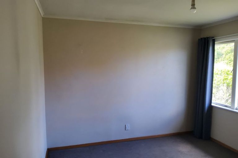 Photo of property in 73 Mills Road, Brooklyn, Wellington, 6021