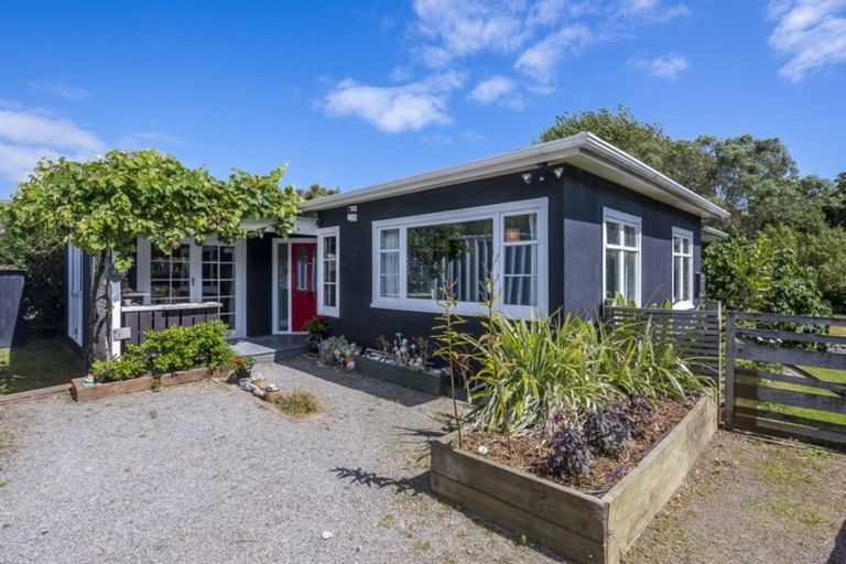 Photo of property in 19 Glen Road, Raumati South, Paraparaumu, 5032