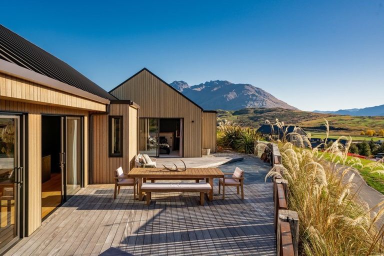 Photo of property in 10 Glenelg Lane, Jacks Point, 9371