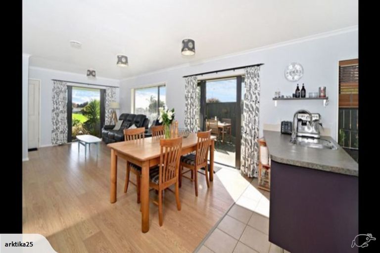 Photo of property in 13 Earnslaw Crescent, Clover Park, Auckland, 2019