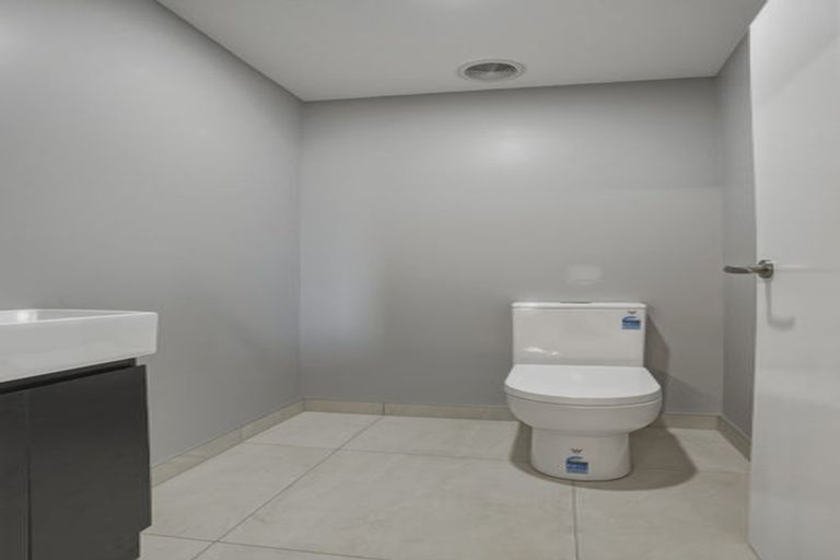 Photo of property in 43 Bradshaw Street, South Dunedin, Dunedin, 9012