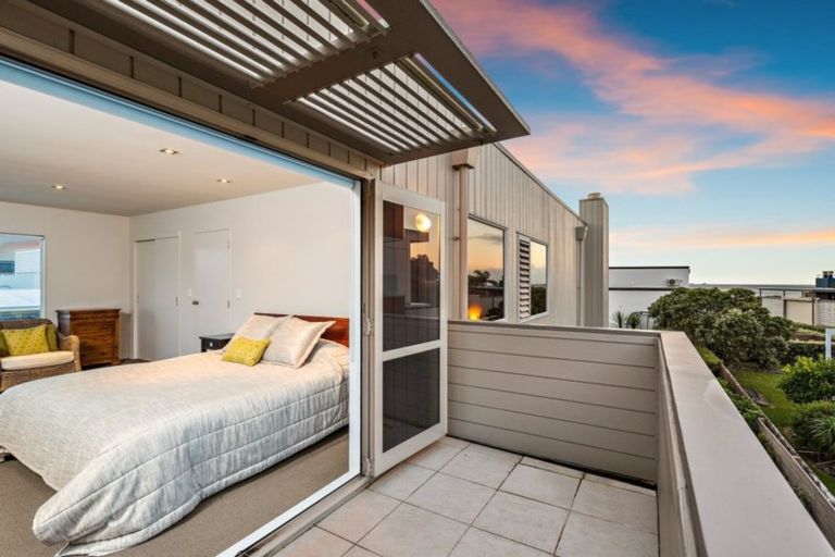 Photo of property in 37 Taumata Road, Omaha, 0986