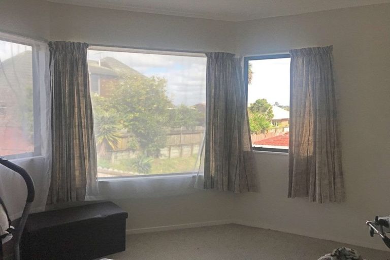 Photo of property in 1/54 Simmental Crescent, Somerville, Auckland, 2014