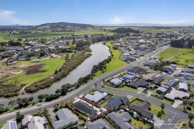 Photo of property in 109 Tamure Place, Ruakaka, 0116