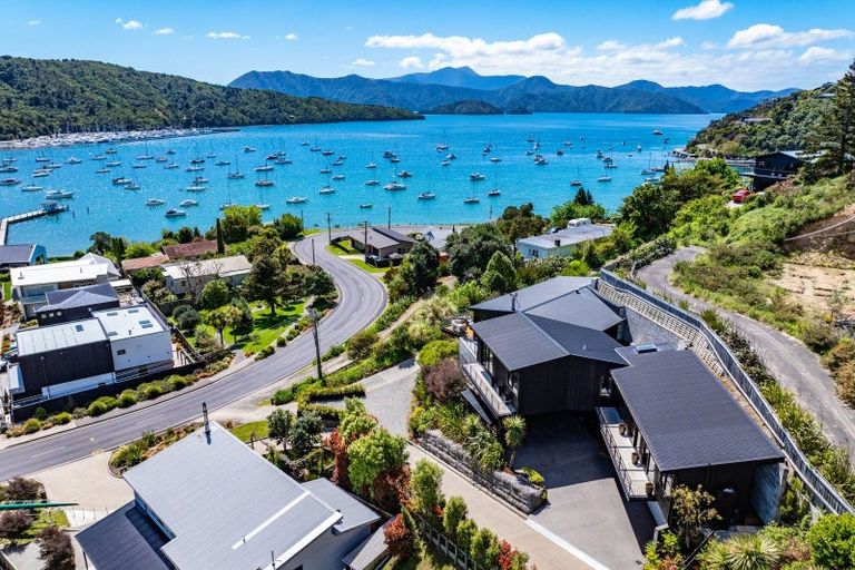 Photo of property in 324a Waikawa Road, Waikawa, Picton, 7220