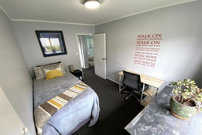 Photo of property in 3 Cassis Place, Crofton Downs, Wellington, 6035