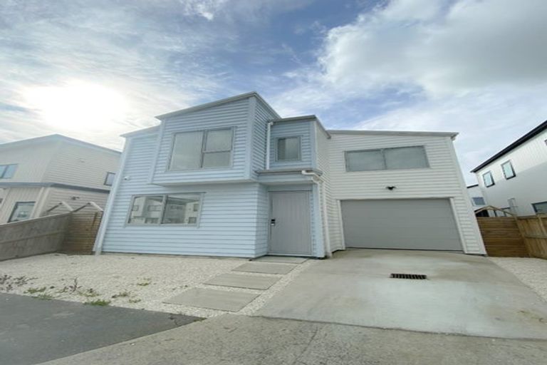 Photo of property in 102 Bellbird Street, Papakura, 2110