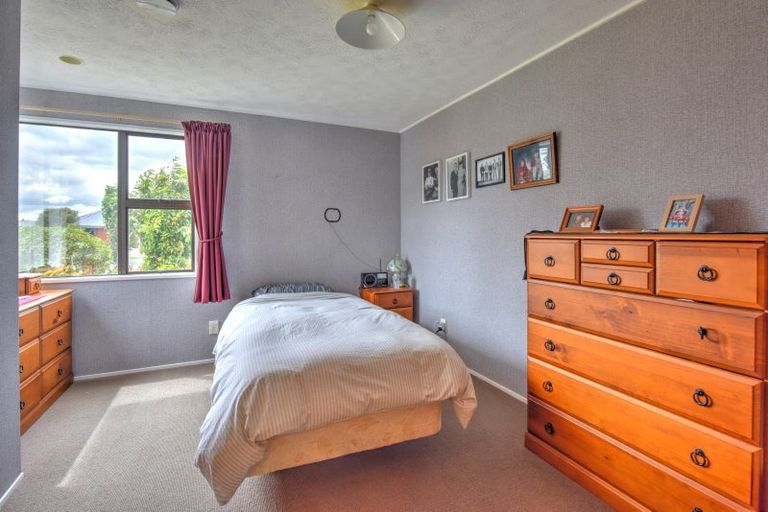 Photo of property in 70 Hunter Street, Edendale, 9825