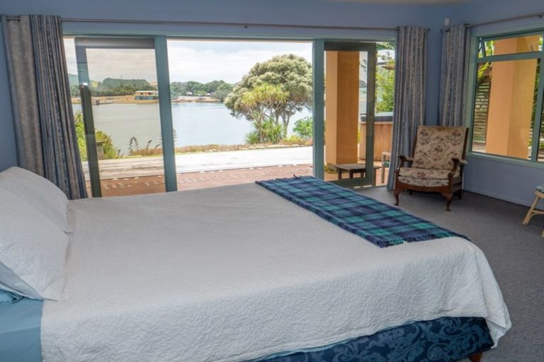 Photo of property in 4 Bush Point Road, Cable Bay, 0420